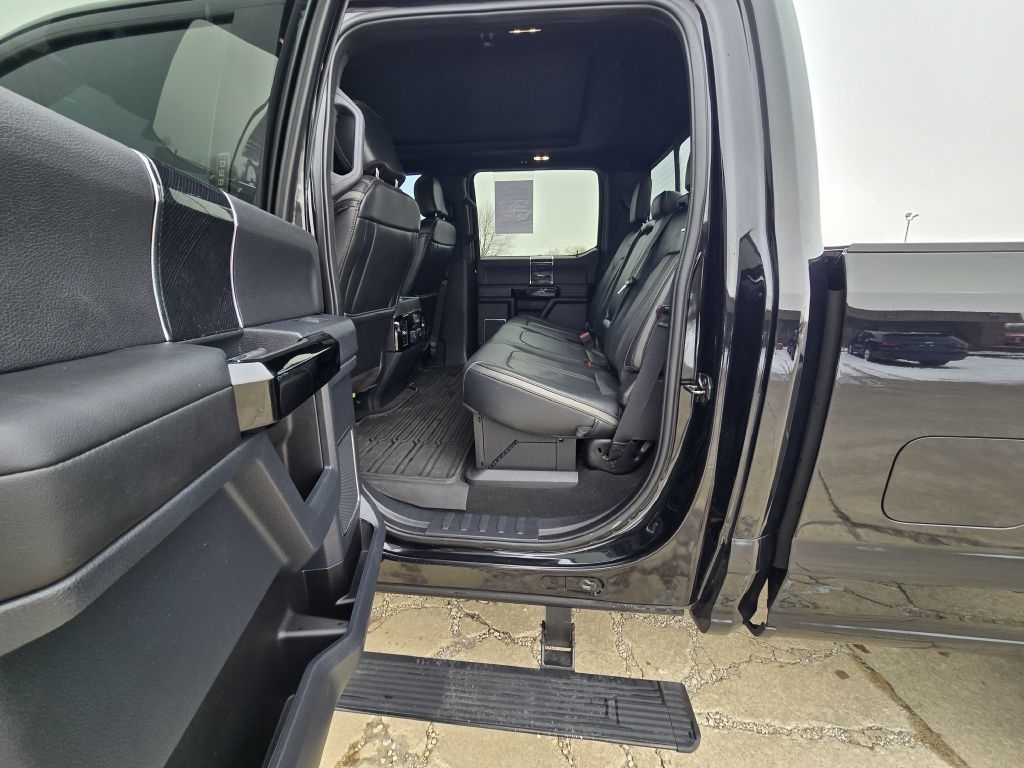 Ford Super Duty F-350 DRW King Ranch 4WD Crew Cab 8' Box 2022