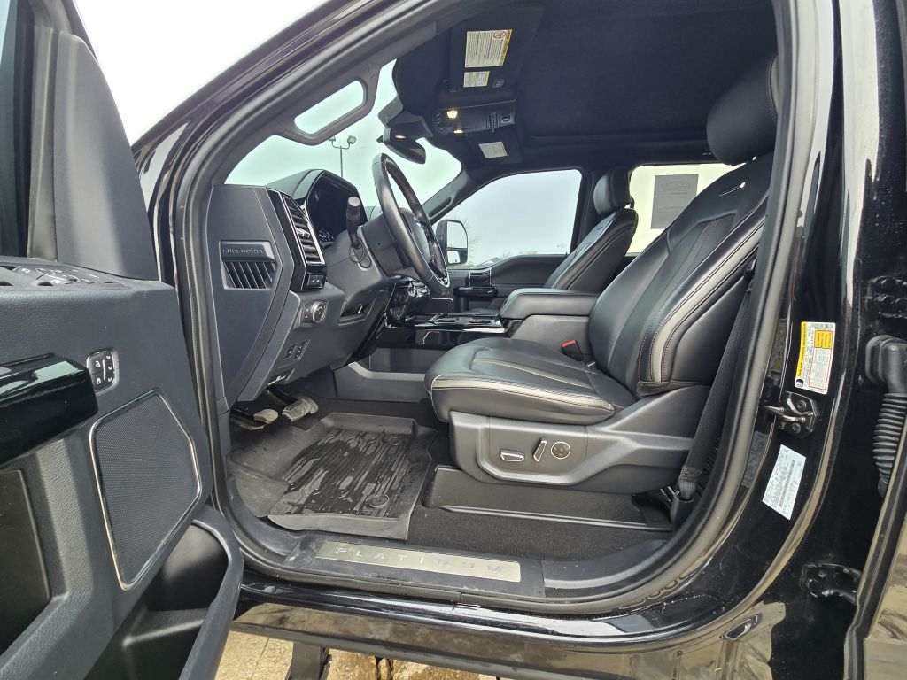 Ford Super Duty F-350 DRW King Ranch 4WD Crew Cab 8' Box 2022