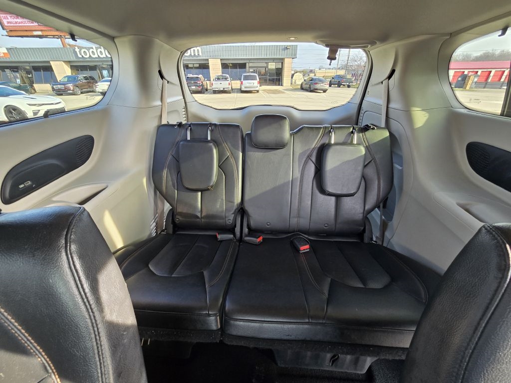 Chrysler Pacifica Touring-L Plus FWD 2017