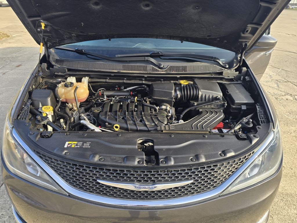 Chrysler Pacifica Touring-L Plus FWD 2017