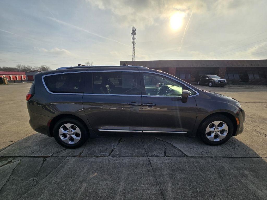 Chrysler Pacifica Touring-L Plus FWD 2017