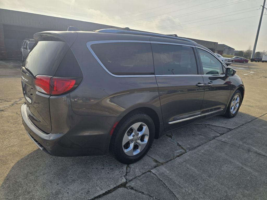 Chrysler Pacifica Touring-L Plus FWD 2017