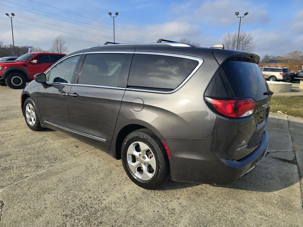 Chrysler Pacifica Touring-L Plus FWD 2017