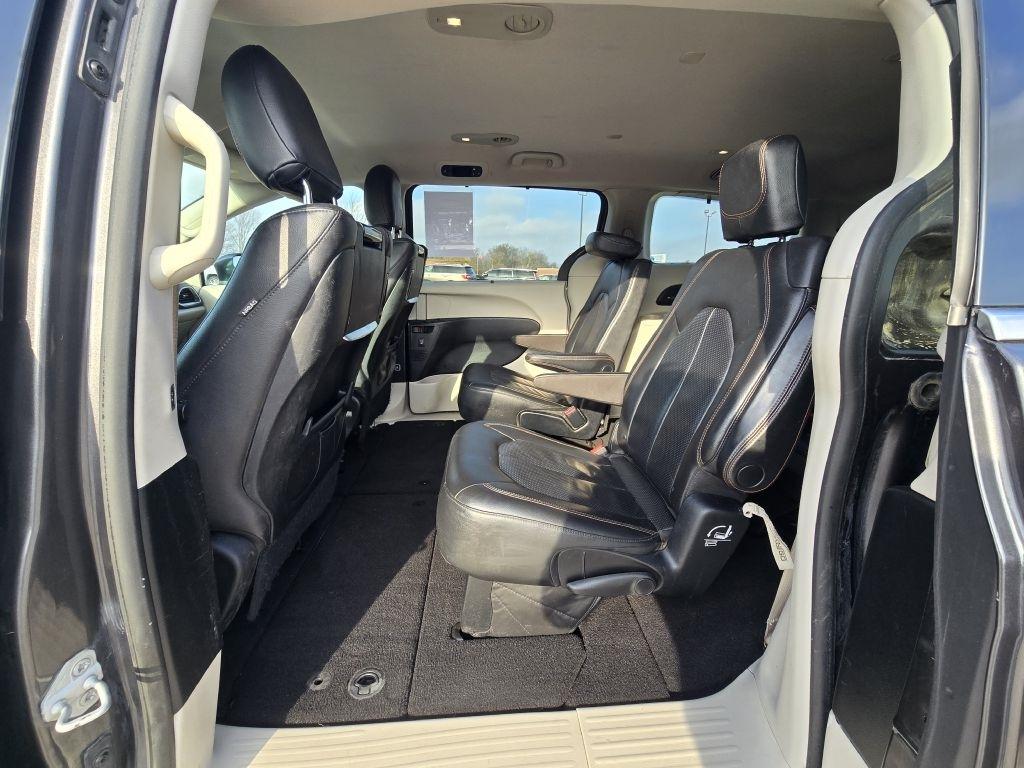 Chrysler Pacifica Touring-L Plus FWD 2017