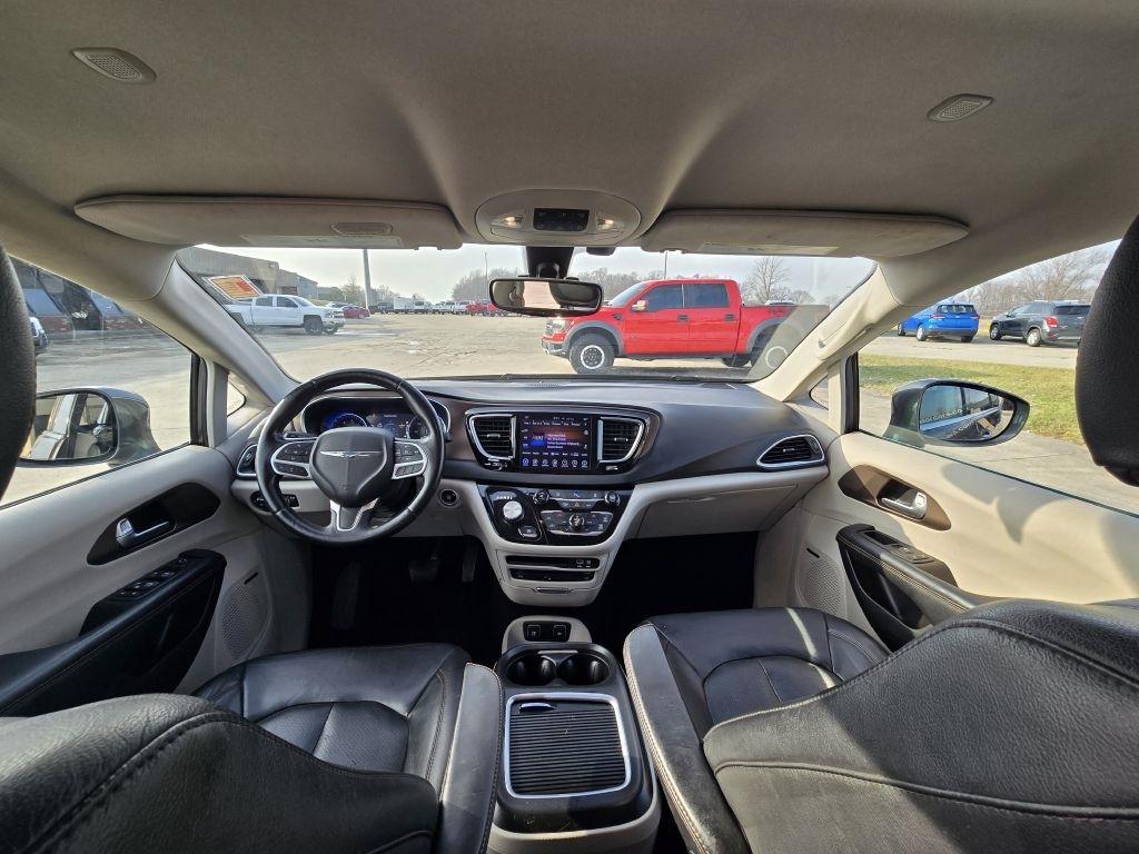 Chrysler Pacifica Touring-L Plus FWD 2017