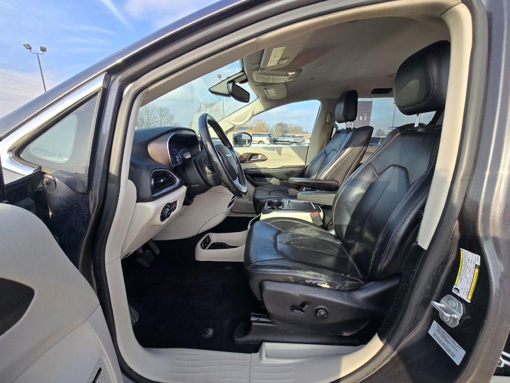 Chrysler Pacifica Touring-L Plus FWD 2017