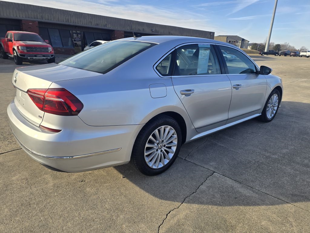 Volkswagen Passat 1.8T SE Auto 2017