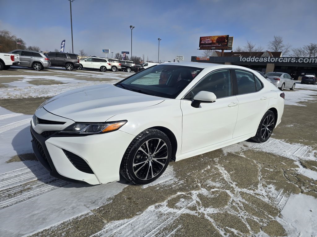 Toyota Camry XLE Auto (Natl) 2019
