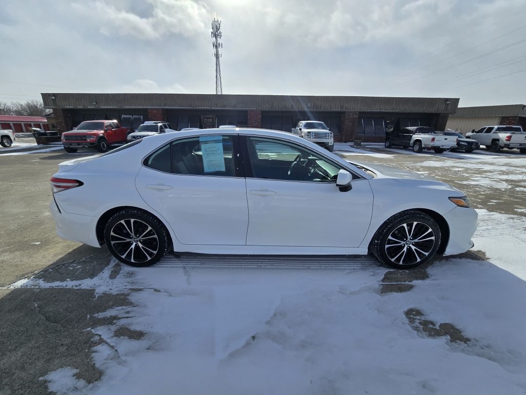 Toyota Camry XLE Auto (Natl) 2019
