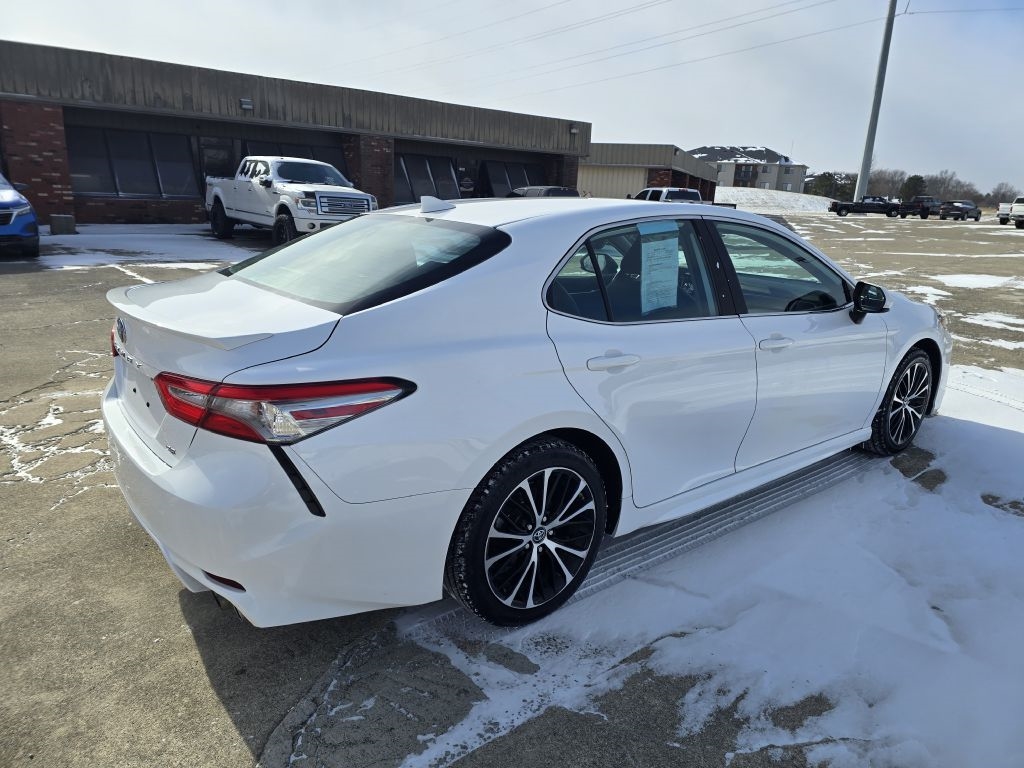 Toyota Camry XLE Auto (Natl) 2019