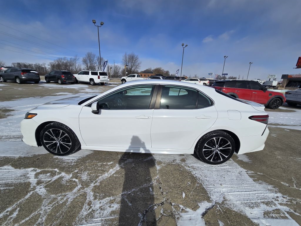 Toyota Camry XLE Auto (Natl) 2019