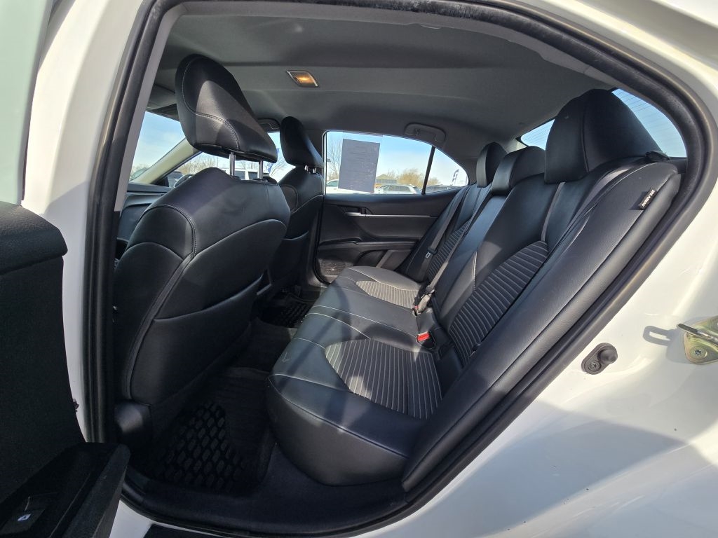 Toyota Camry XLE Auto (Natl) 2019