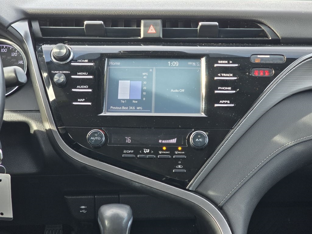 Toyota Camry XLE Auto (Natl) 2019