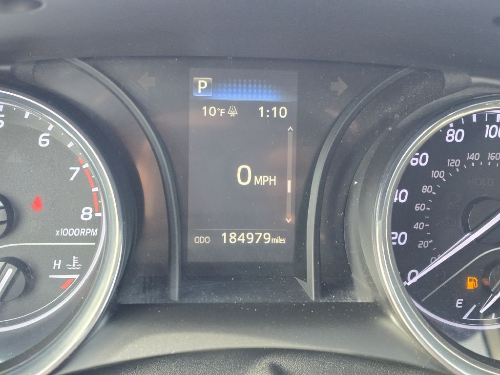 Toyota Camry XLE Auto (Natl) 2019