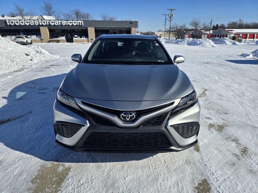 Toyota Camry SE Auto (Natl) 2021