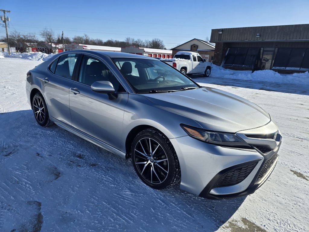 Toyota Camry SE Auto (Natl) 2021