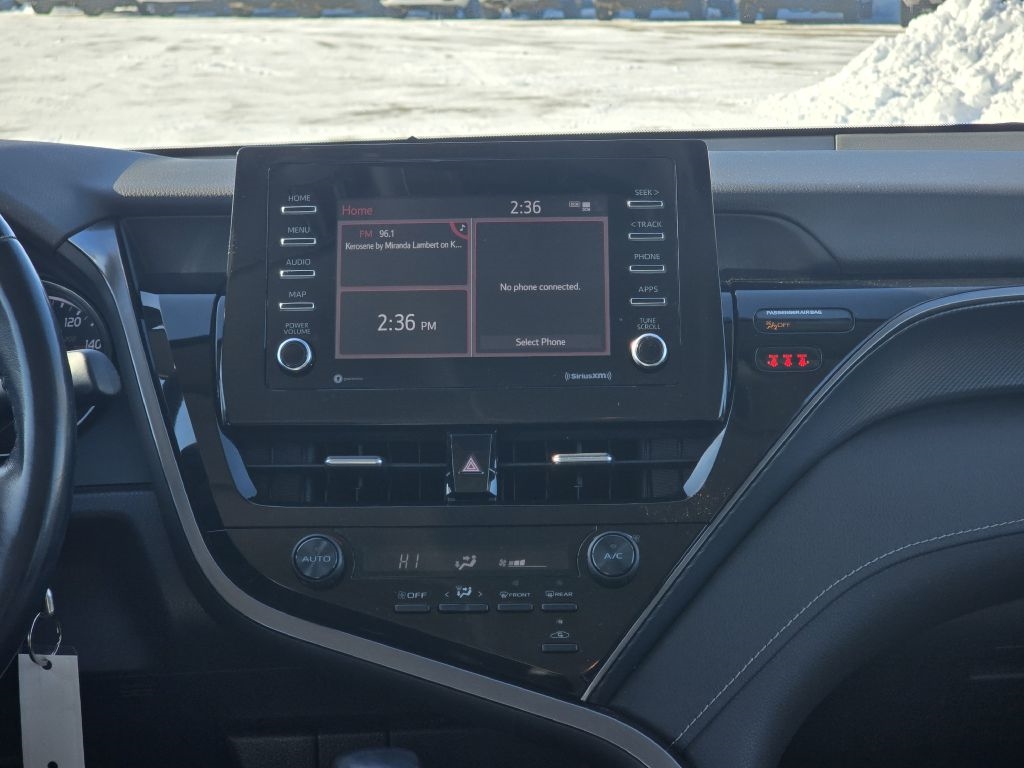 Toyota Camry SE Auto (Natl) 2021