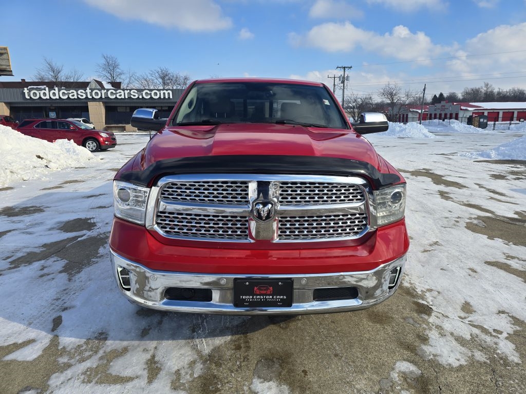 RAM 1500 4WD Crew Cab 140.5" Laramie 2015
