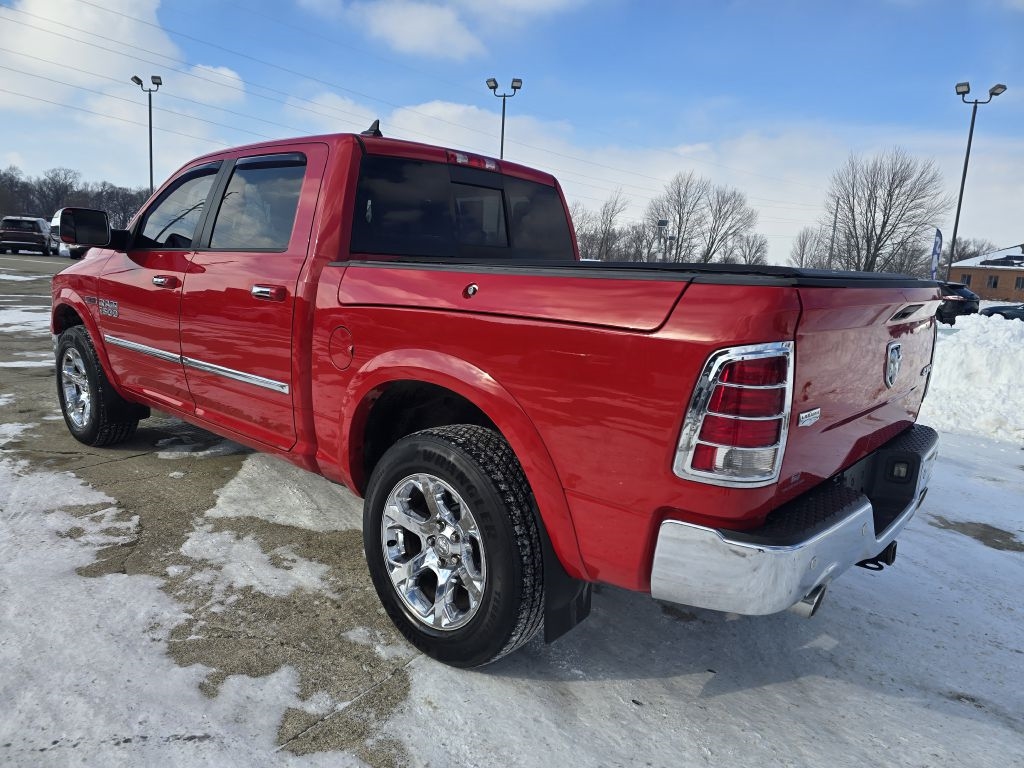 RAM 1500 4WD Crew Cab 140.5" Laramie 2015