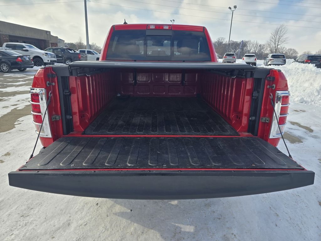 RAM 1500 4WD Crew Cab 140.5" Laramie 2015