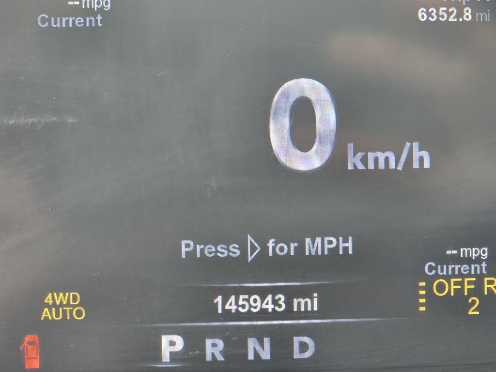 RAM 1500 4WD Crew Cab 140.5" Laramie 2015