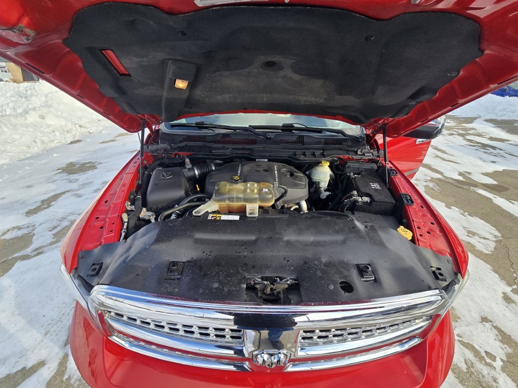 RAM 1500 4WD Crew Cab 140.5" Laramie 2015