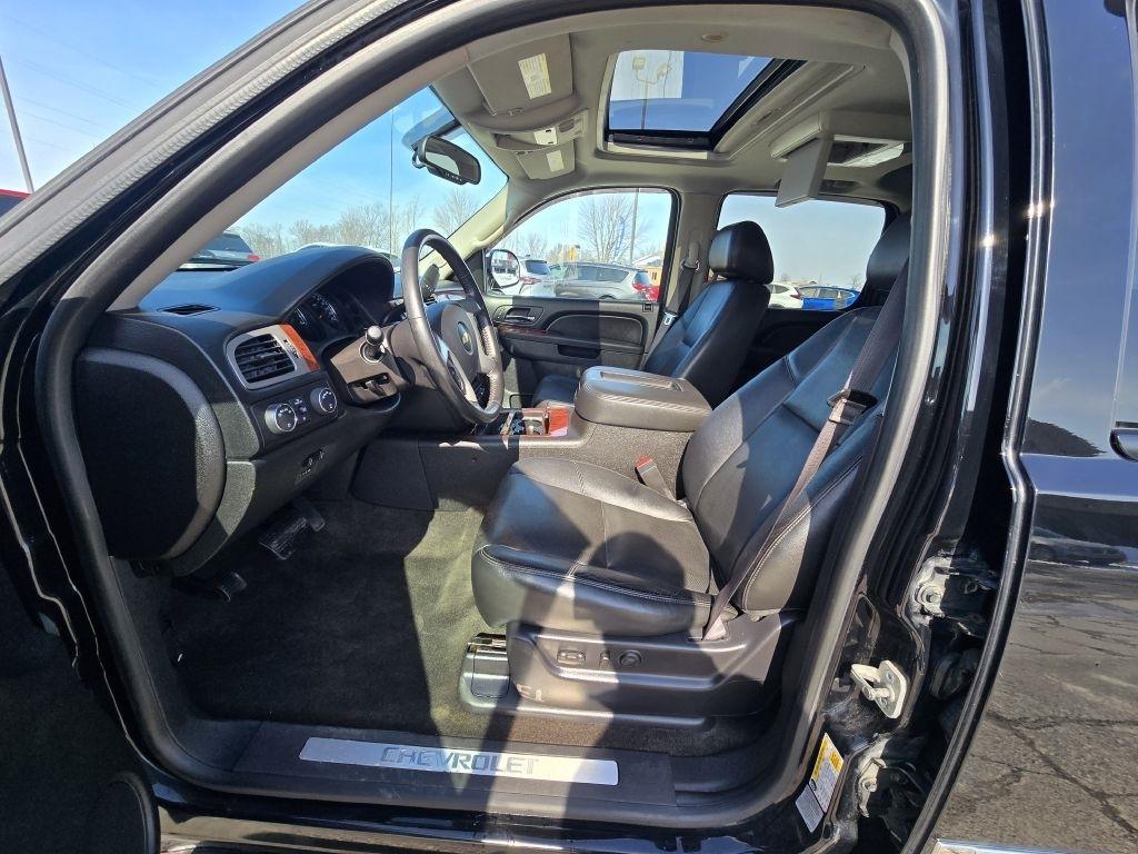 Chevrolet Avalanche 4WD Crew Cab LTZ 2013