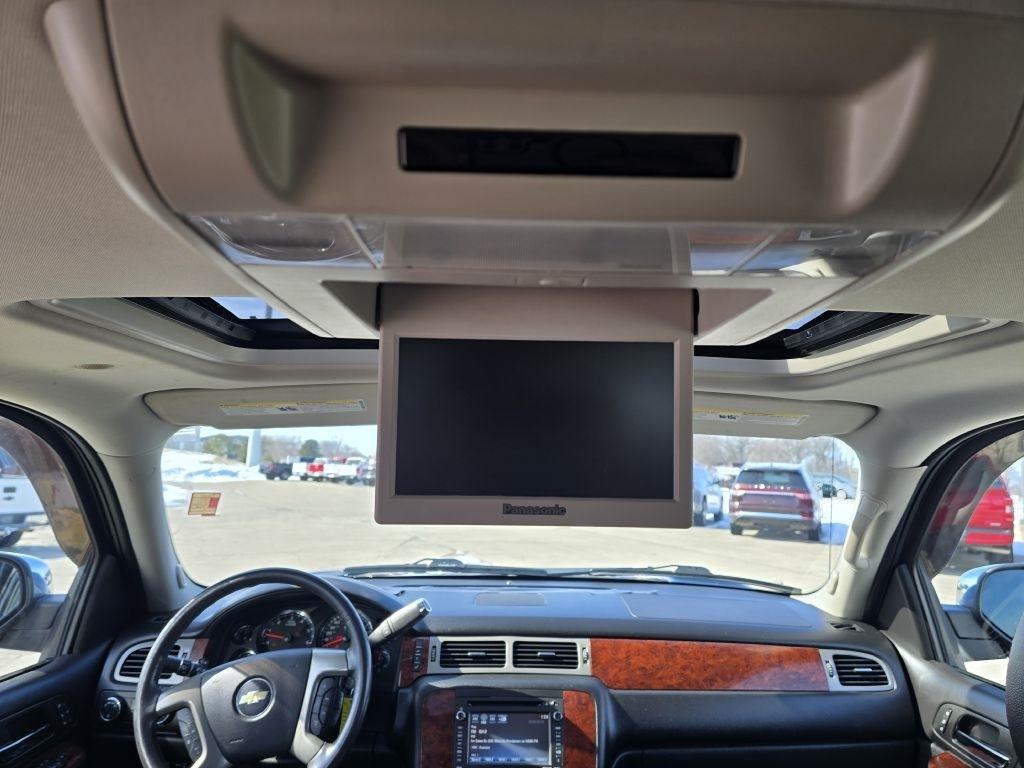 Chevrolet Avalanche 4WD Crew Cab LTZ 2013