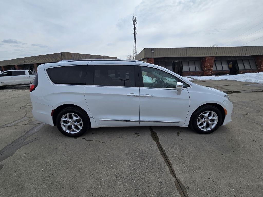 Chrysler Pacifica Limited FWD 2020