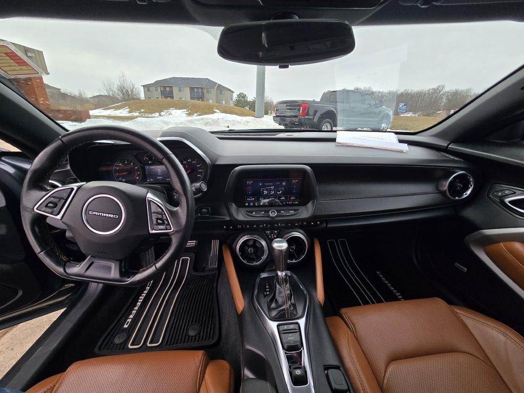 Chevrolet Camaro 2dr Cpe 2LT 2020