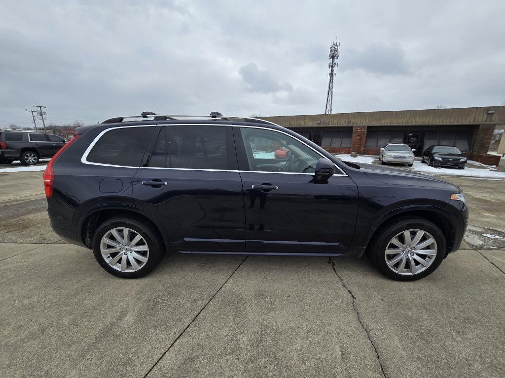 Volvo XC90 T6 AWD 7-Passenger Momentum 2017