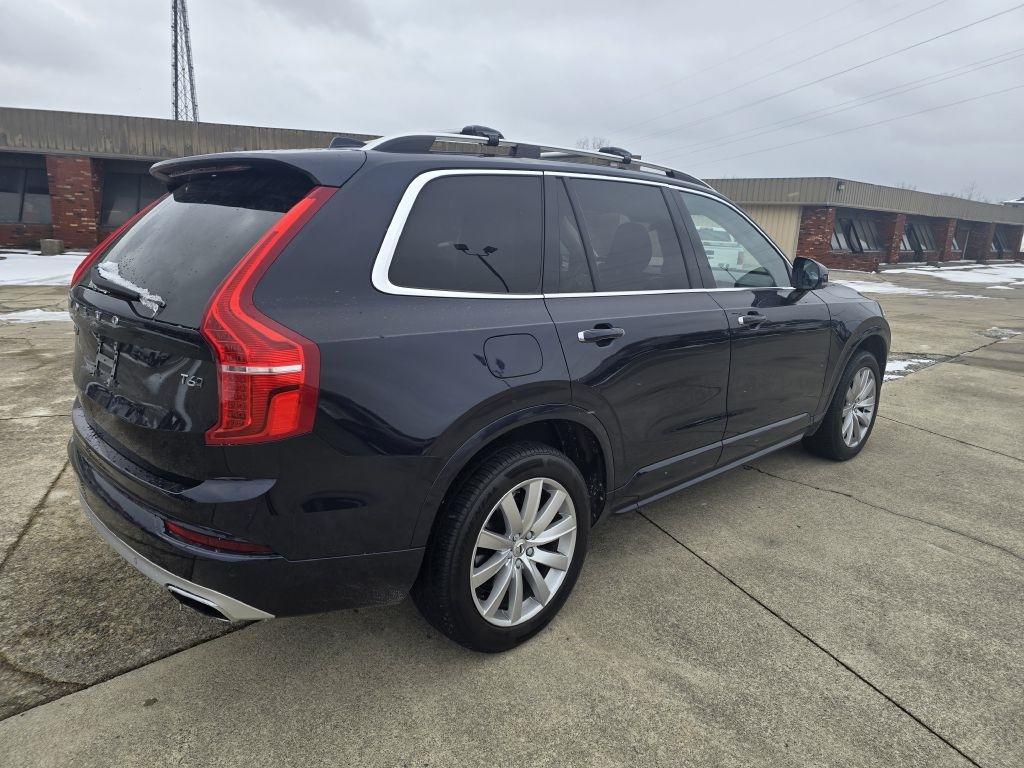 Volvo XC90 T6 AWD 7-Passenger Momentum 2017