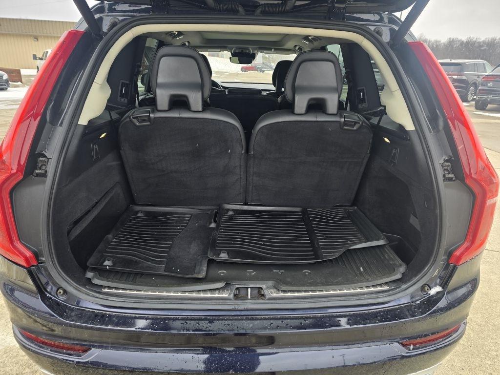 Volvo XC90 T6 AWD 7-Passenger Momentum 2017