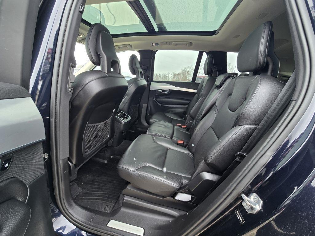 Volvo XC90 T6 AWD 7-Passenger Momentum 2017