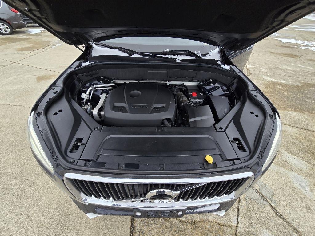 Volvo XC90 T6 AWD 7-Passenger Momentum 2017