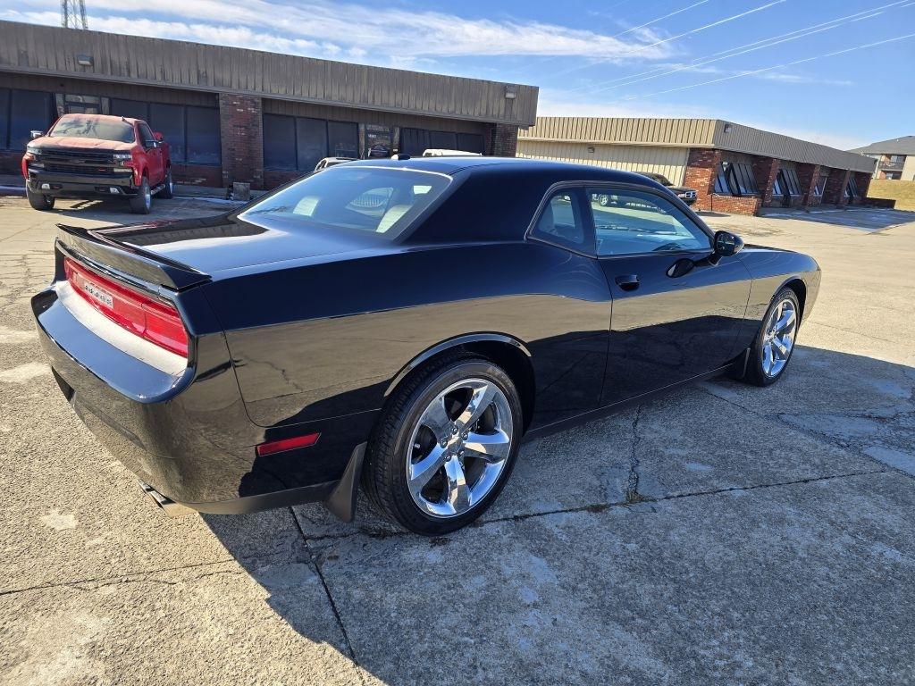 Dodge Challenger 2dr Cpe SXT Plus 2012