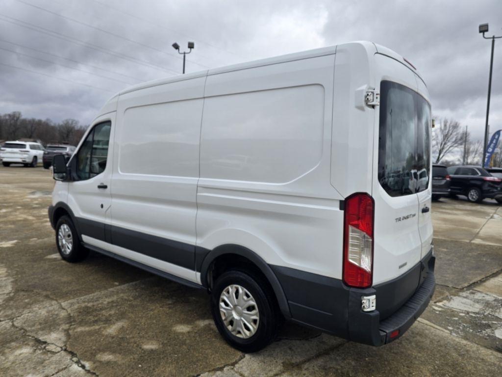 Ford Transit Cargo Van T-250 130" Med Rf 9000 GVWR Sliding RH Dr 2016