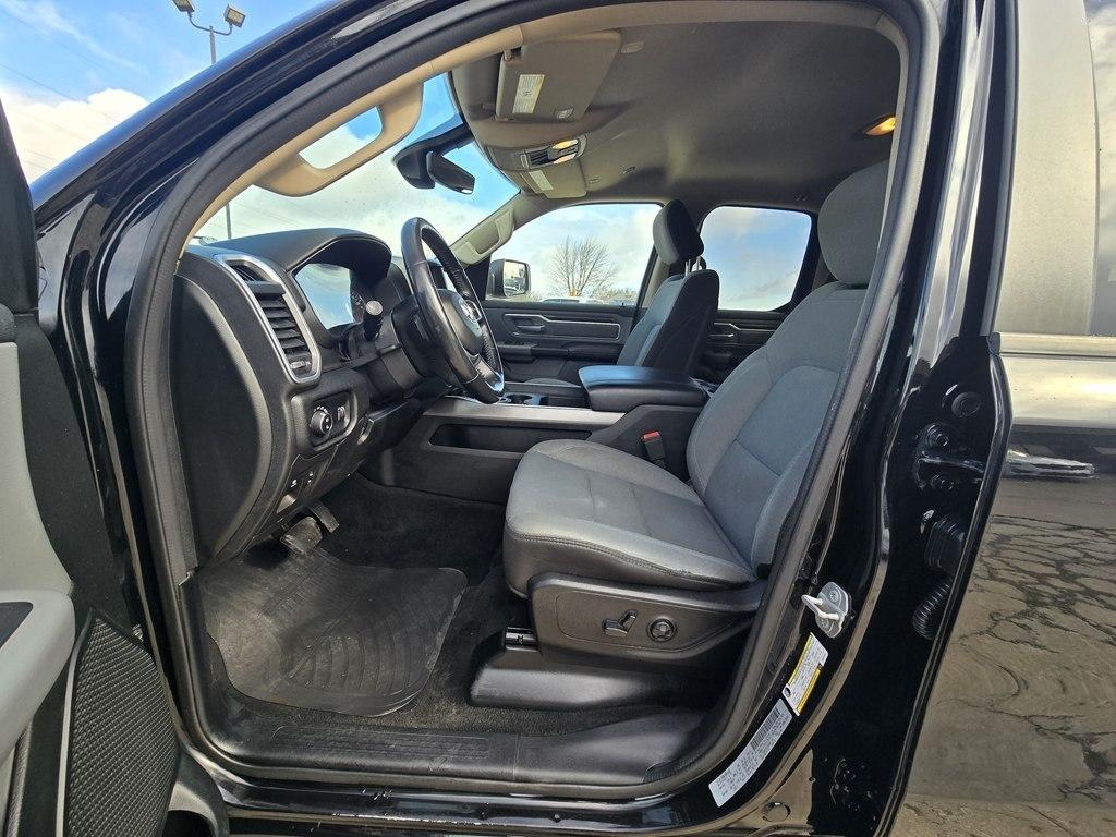 RAM 1500 Big Horn 4x4 Quad Cab 6'4" Box 2020