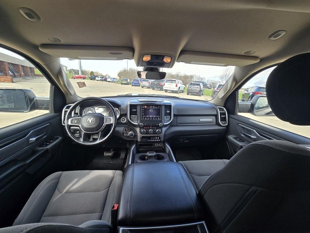 RAM 1500 Big Horn 4x4 Quad Cab 6'4" Box 2020