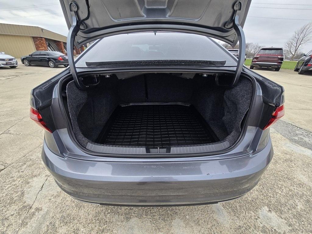 Volkswagen Jetta R-Line Auto w/SULEV 2019