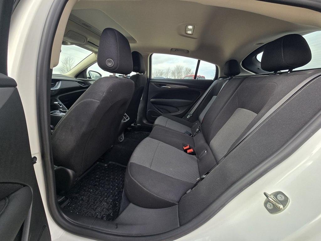 Buick Regal Sportback 4dr Sdn Preferred FWD 2018