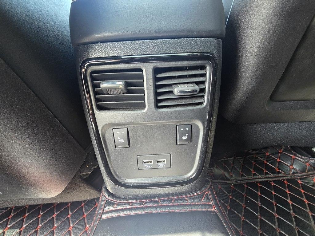 Chrysler 300 300C RWD 2023