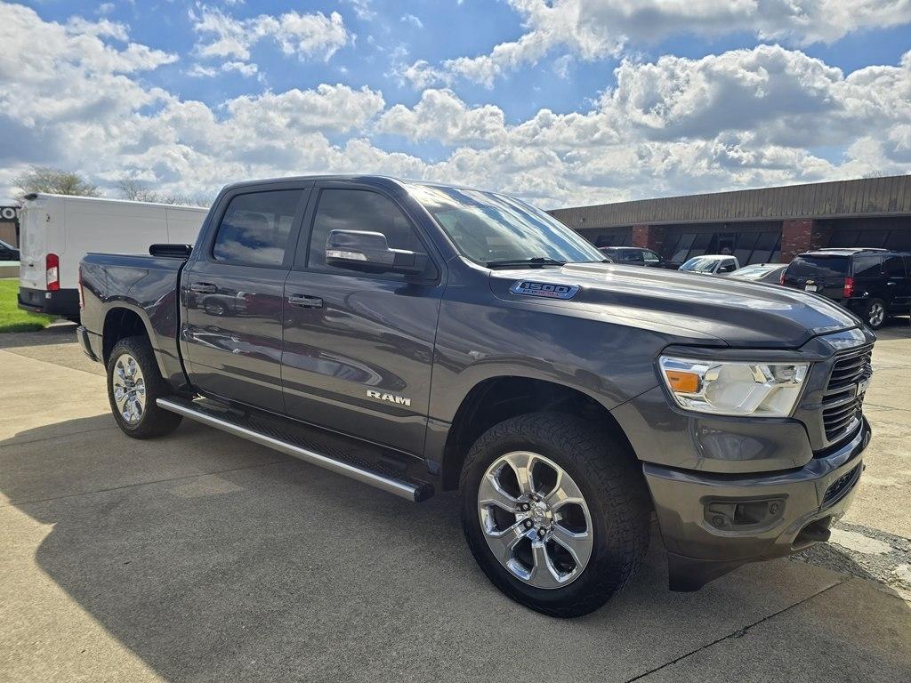 RAM 1500 Big Horn 4x4 Crew Cab 5'7" Box 2020