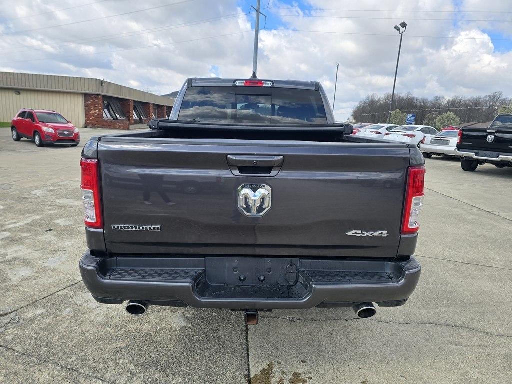 RAM 1500 Big Horn 4x4 Crew Cab 5'7" Box 2020