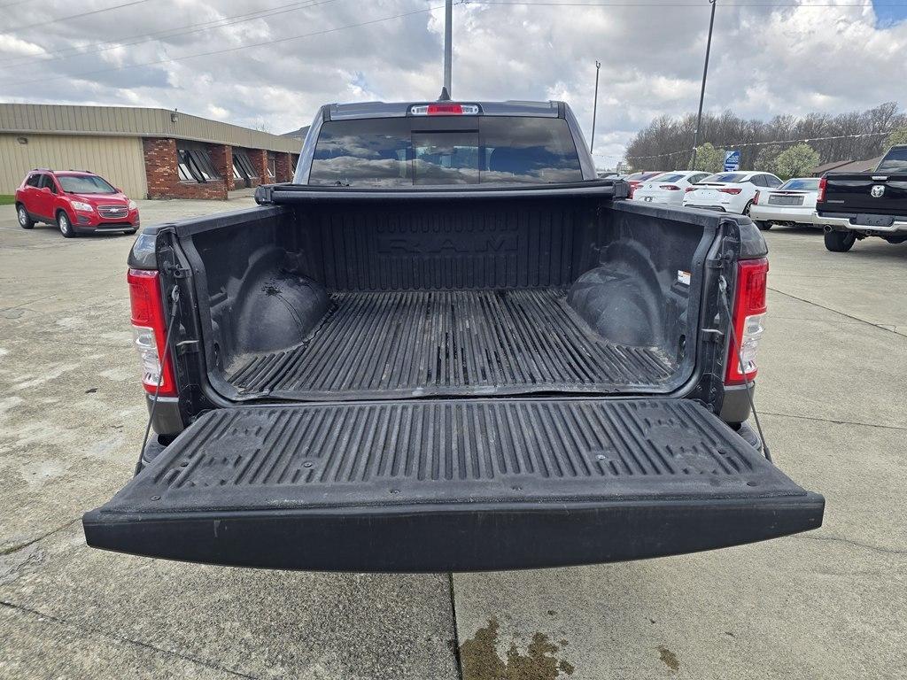 RAM 1500 Big Horn 4x4 Crew Cab 5'7" Box 2020