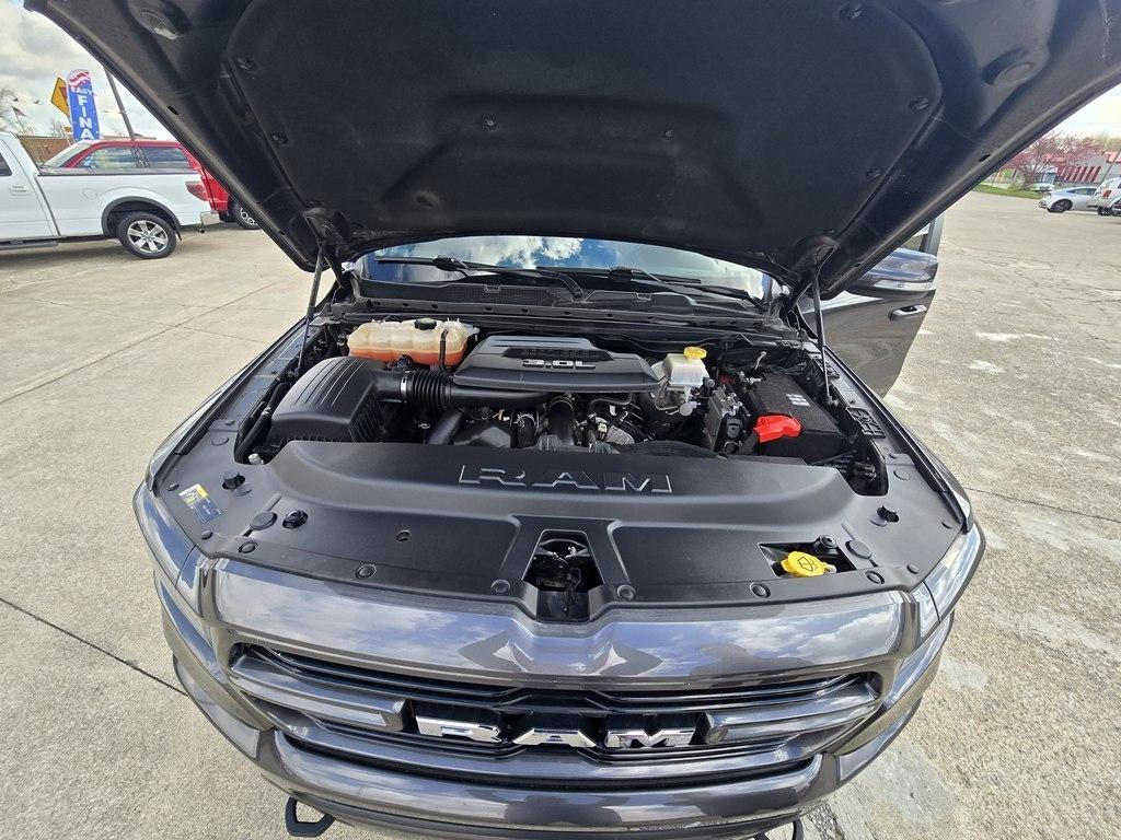 RAM 1500 Big Horn 4x4 Crew Cab 5'7" Box 2020