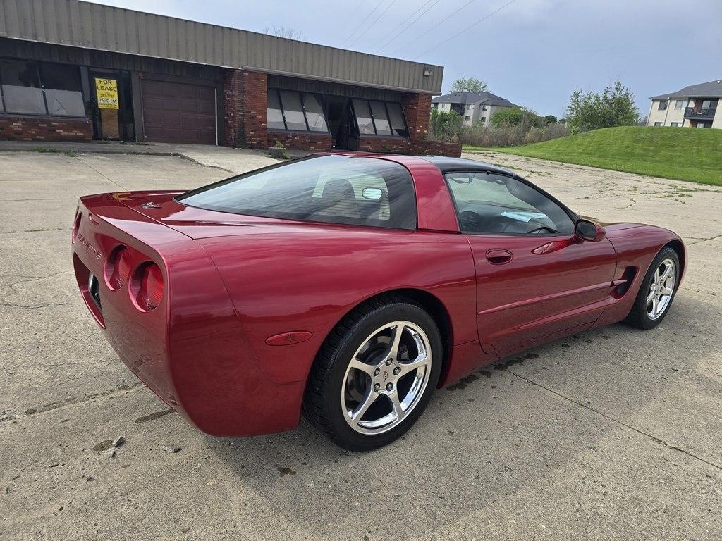 Chevrolet Corvette 2dr Cpe 2004
