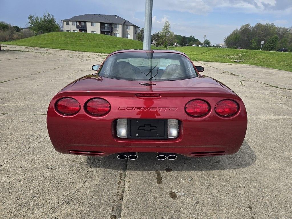 Chevrolet Corvette 2dr Cpe 2004