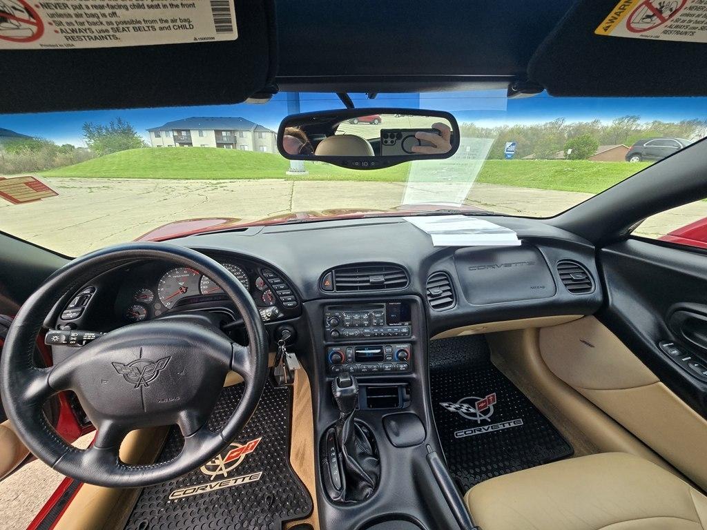 Chevrolet Corvette 2dr Cpe 2004