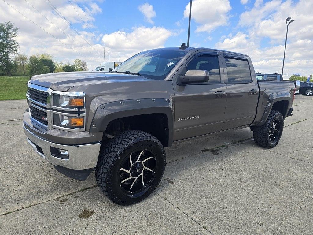 Chevrolet Silverado 1500 4WD Crew Cab 143.5" LT w/2LT 2015